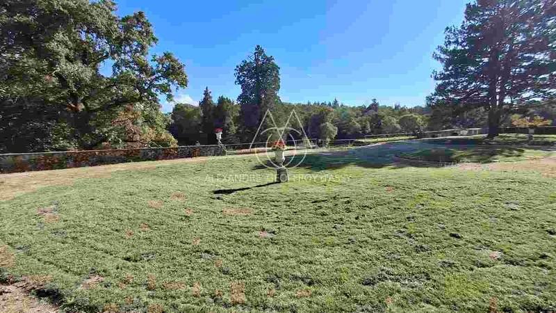 Château - 400 m² - 15 pièces