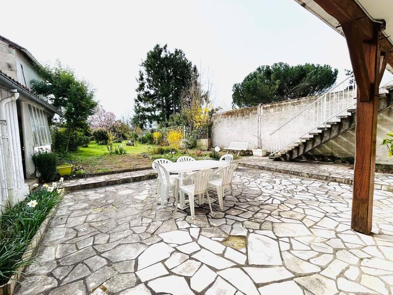 Maison jumelée - 141 m² - 6 pièces