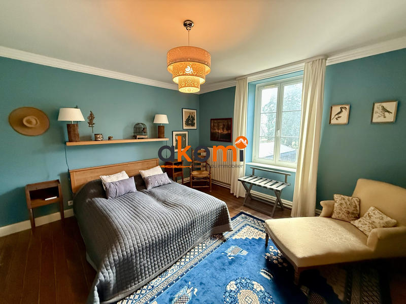 Maison - 430 m² - 8 pièces