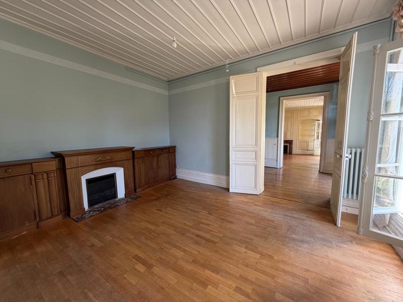 Maison - 262 m² - 9 pièces