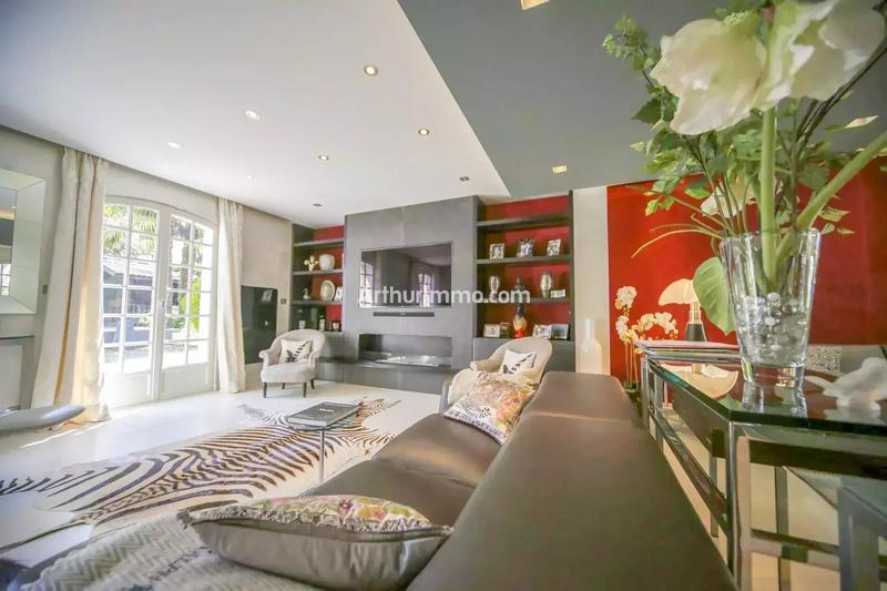 Maison - 189 m² - 7 pièces