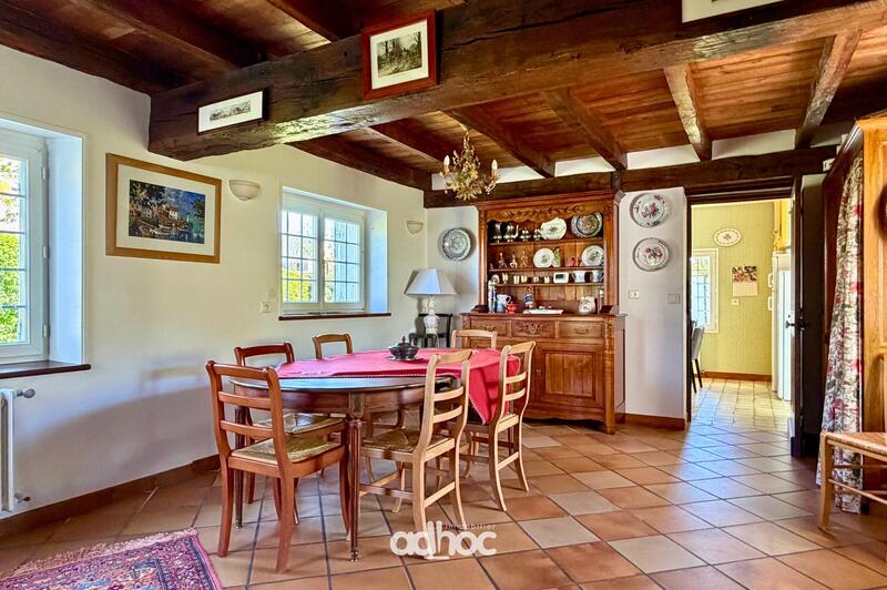 Maison ancienne - 208 m² - 9 pièces