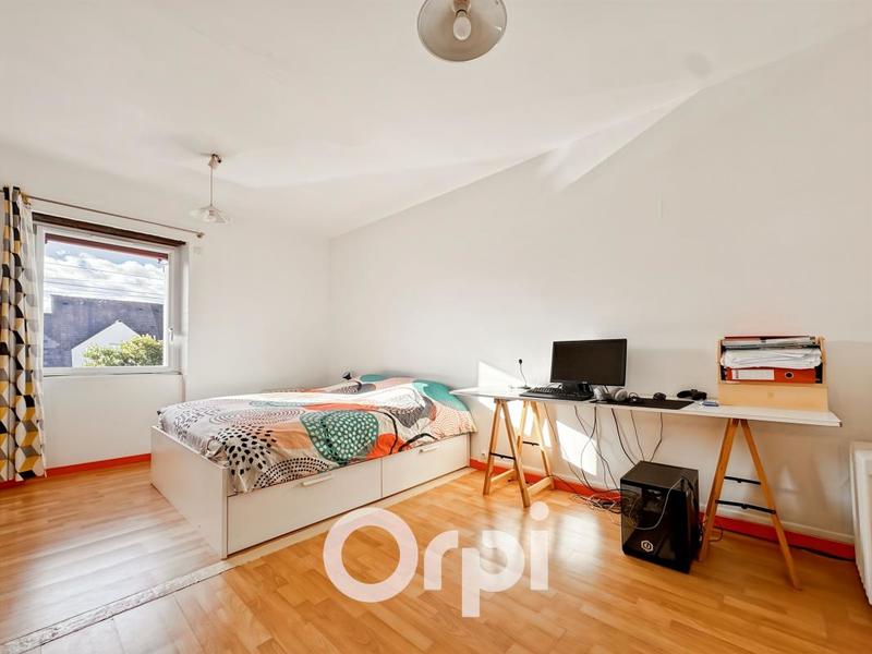 Maison - 180 m² - 6 pièces