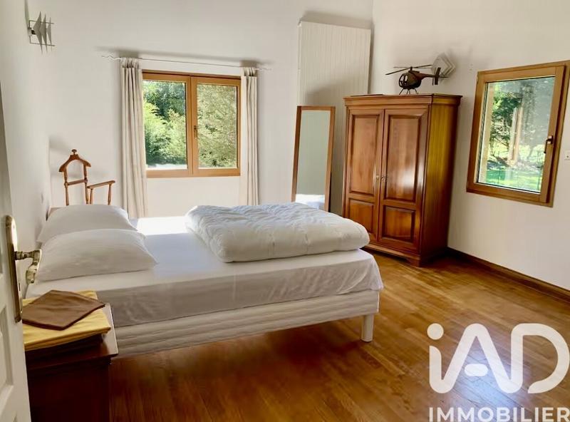 Maison - 298 m² - 5 pièces