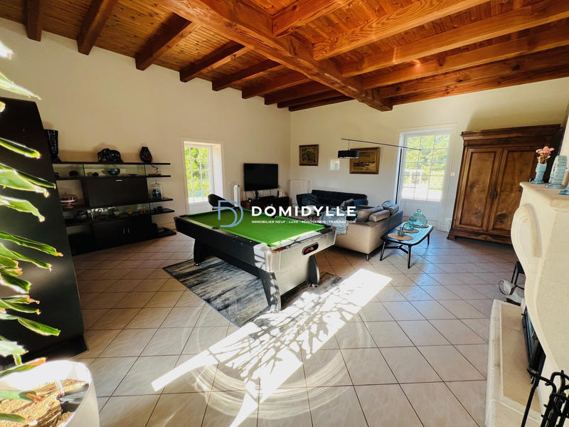 Propriété - 220 m² - 7 pièces