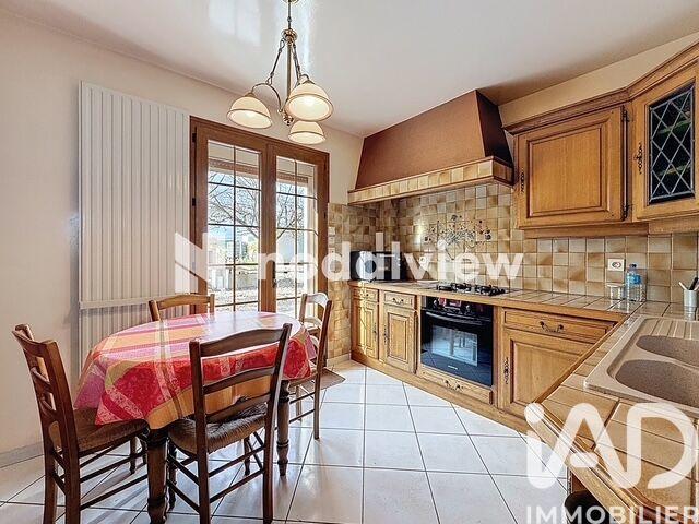 Maison - 181 m² - 9 pièces