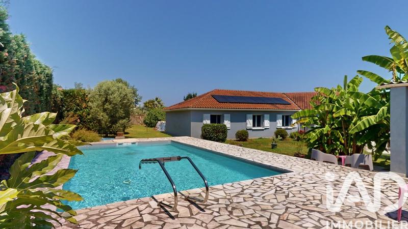 Maison - 205 m² - 8 pièces