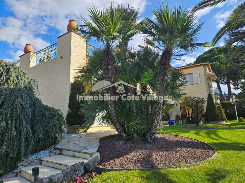 Villa - 276 m² - 8 pièces