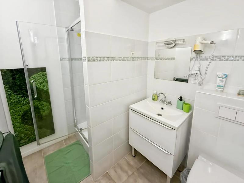 Demeure - 235 m² - 10 pièces