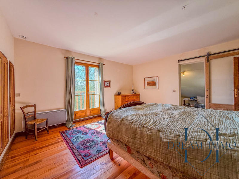 Maison - 200 m² - 7 pièces