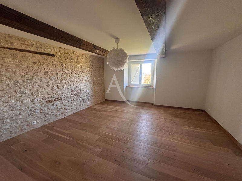 Maison - 323 m² - 5 pièces