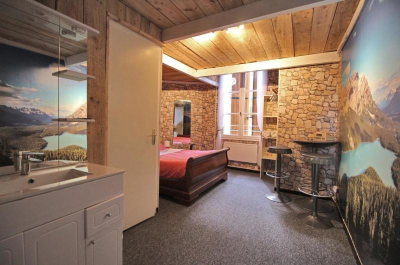 Propriété - 870 m² - 16 pièces