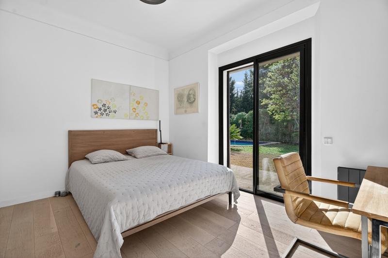 Villa - 203 m² - 6 pièces