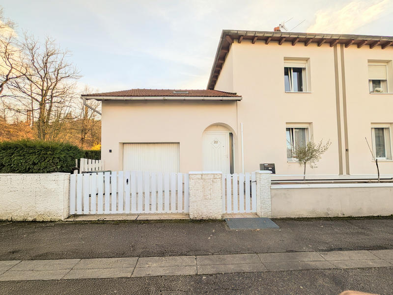 Maison - 99 m² - 5 pièces