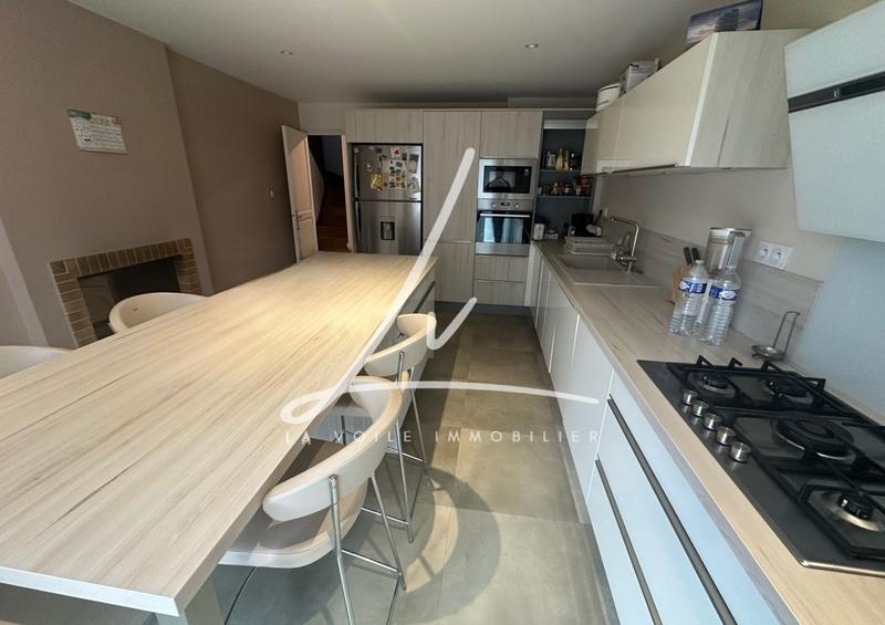 Maison contemporaine - 206 m² - 8 pièces