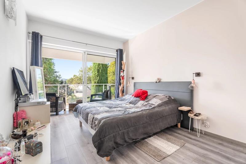 Maison - 185 m² - 7 pièces