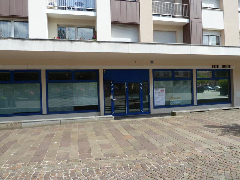 Local commercial - 142 m² - 2 pièces