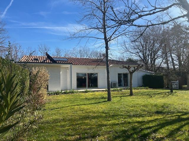 Propriété - 114 m² - 4 pièces