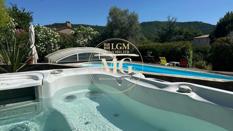 Maison - 184 m² - 5 pièces