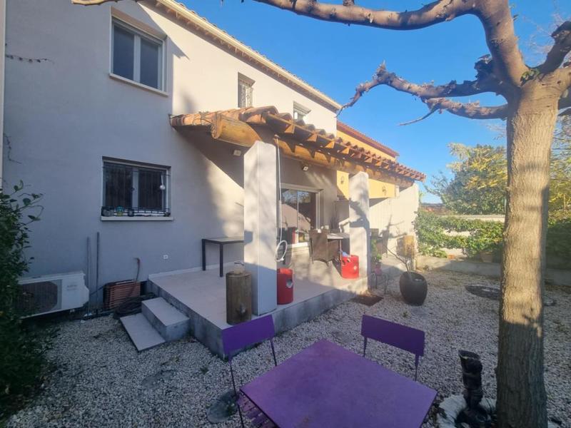 Maison - 94 m² - 5 pièces