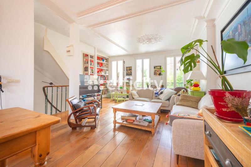 Maison - 209 m² - 7 pièces