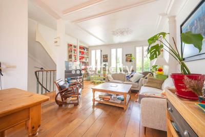 Maison - 209 m² - 7 pièces