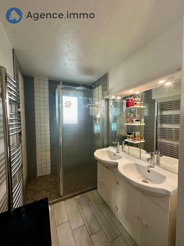 Maison traditionnelle - 135 m² - 6 pièces