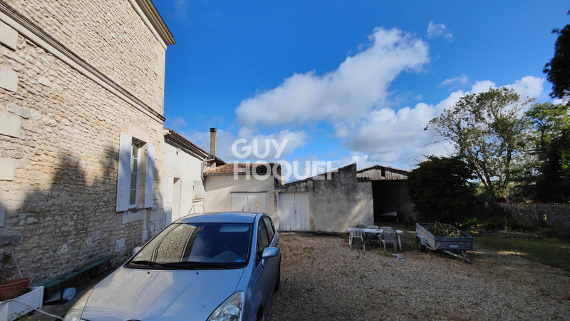 Demeure - 293 m² - 10 pièces