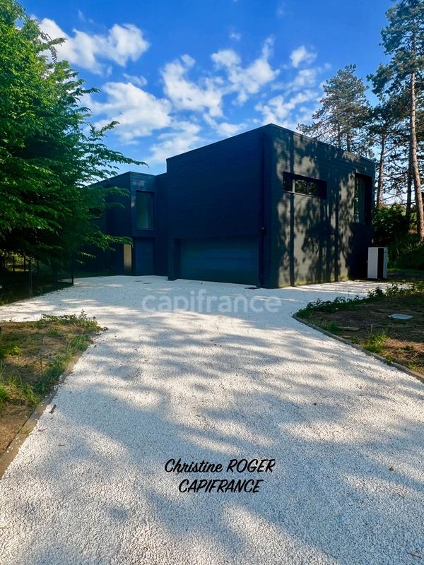 Maison - 268 m² - 8 pièces