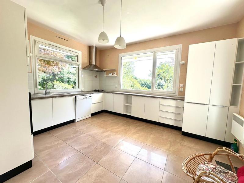 Maison - 213 m² - 7 pièces