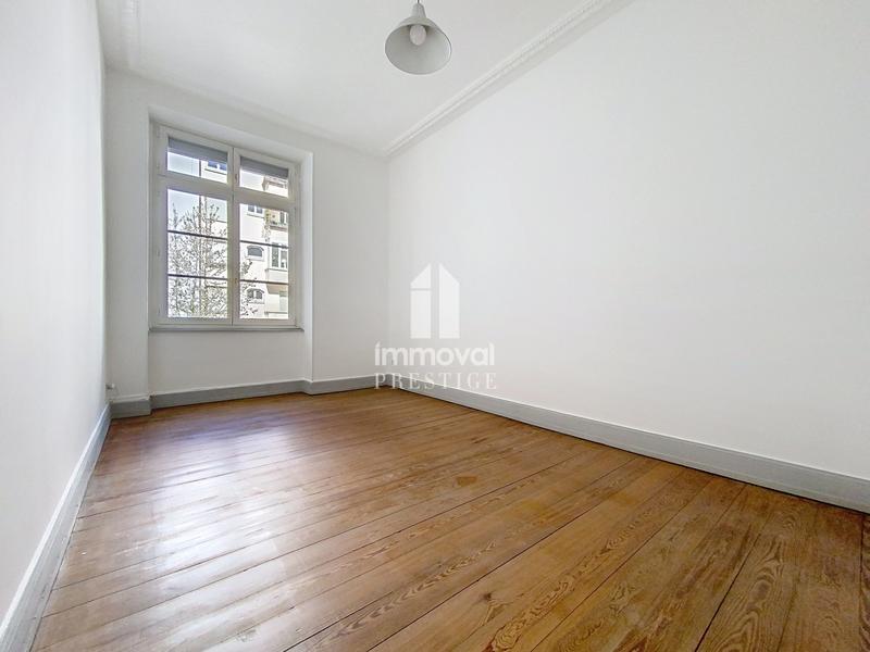 Appartement - 182 m² - 6 pièces