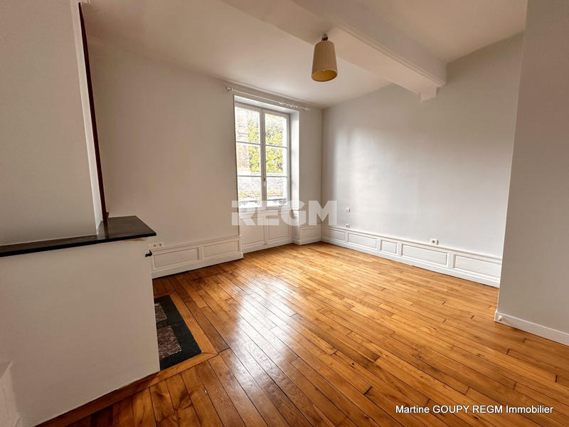 Maison - 341 m² - 9 pièces