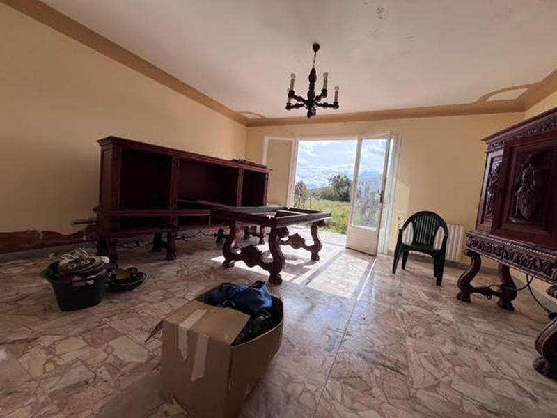 Maison - 300 m² - 4 pièces