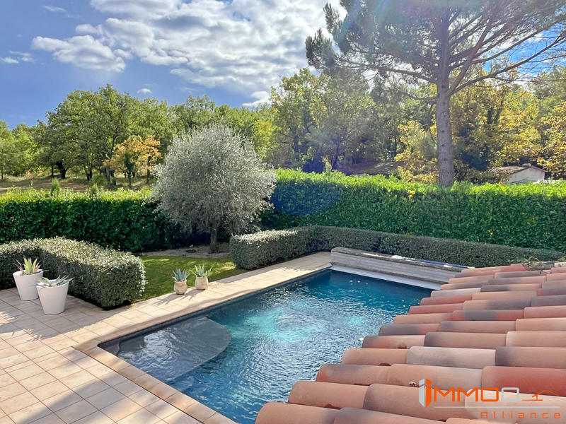 Villa - 174 m² - 6 pièces