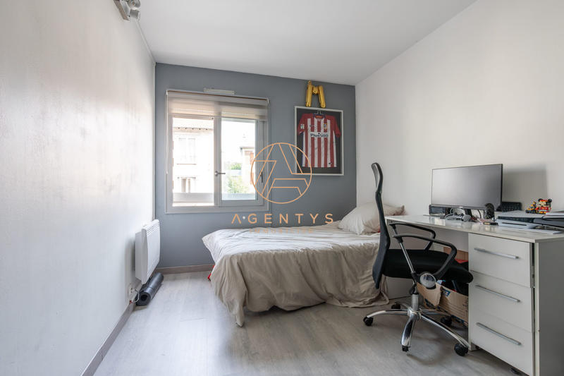 Appartement - 90 m² - 4 pièces