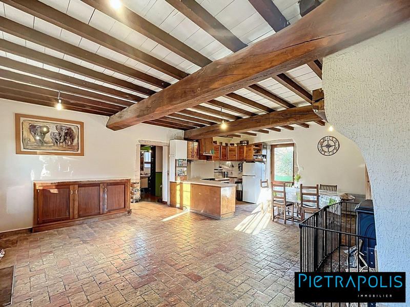 Maison - 256 m² - 8 pièces