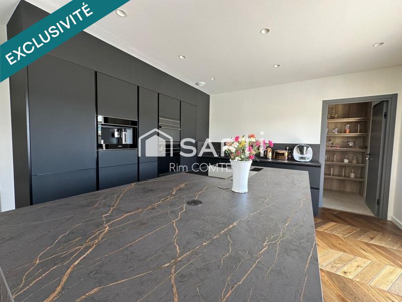 Maison - 191 m² - 8 pièces