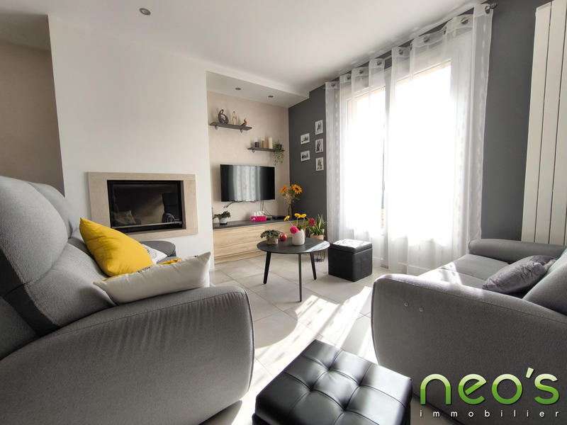 Maison traditionnelle - 92 m² - 4 pièces