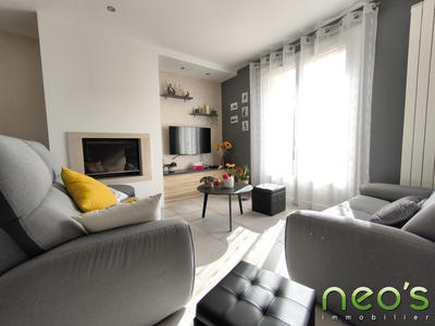 Maison traditionnelle - 92 m² - 4 pièces