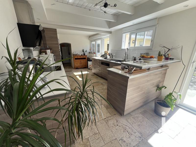 Maison de ville - 245 m² - 8 pièces