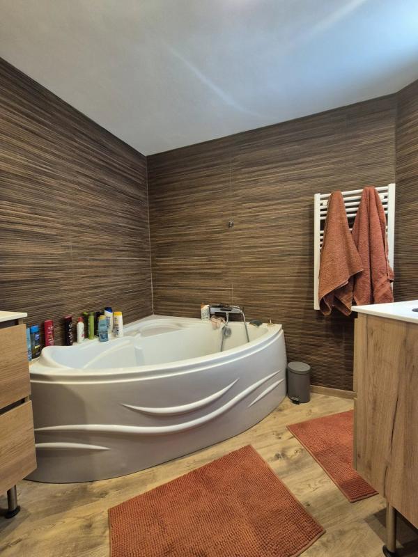 Maison - 105 m² - 4 pièces