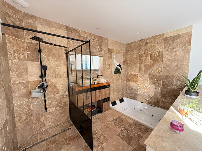 Maison - 198 m² - 5 pièces