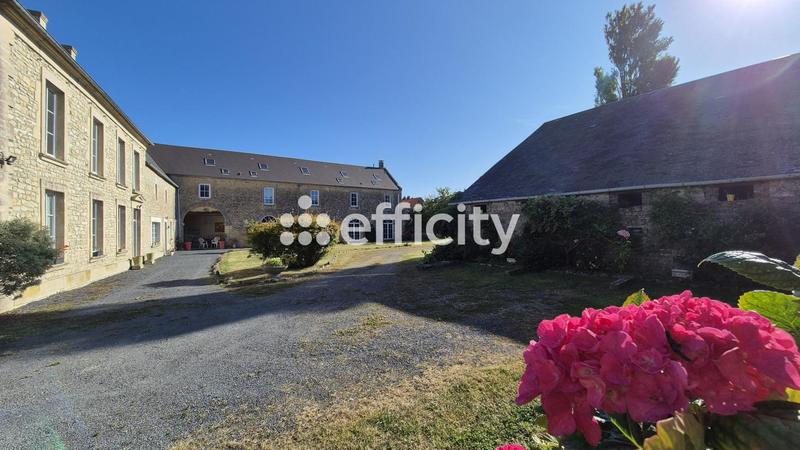 Maison - 495 m² - 14 pièces