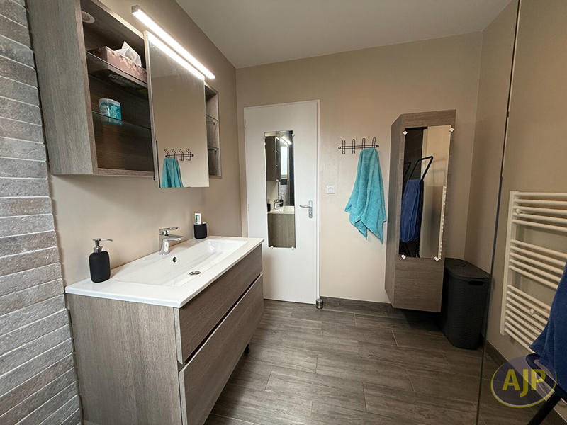 Maison - 82 m² - 4 pièces