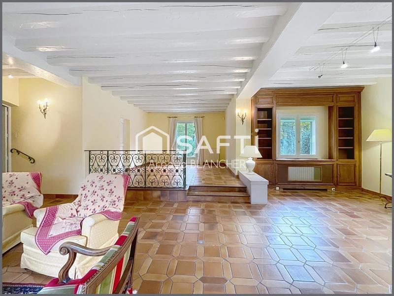 Maison - 288 m² - 10 pièces