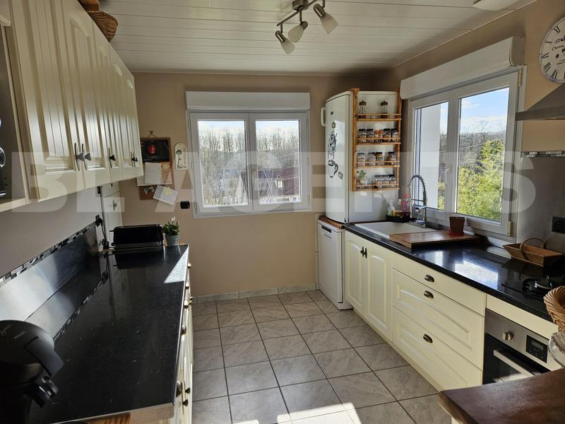 Maison - 93 m² - 5 pièces