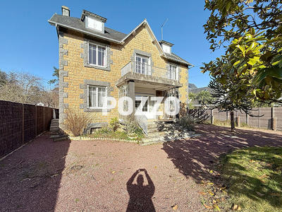 Maison - 160 m² - 8 pièces