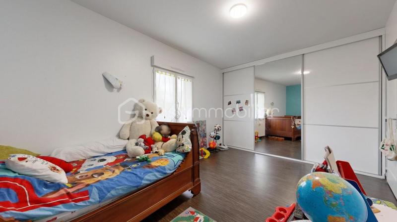 Maison traditionnelle - 213 m² - 8 pièces