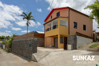 Maison - 93 m² - 5 pièces