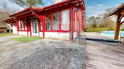 Maison - 185 m² - 5 pièces